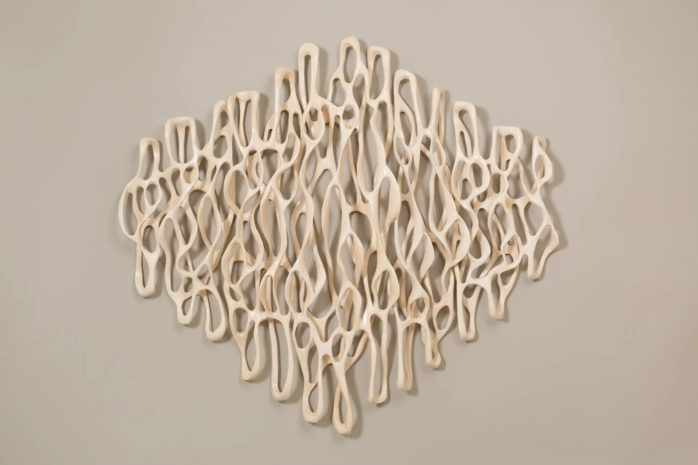 Caprice PIERUCCI, White Delicate Loops VI