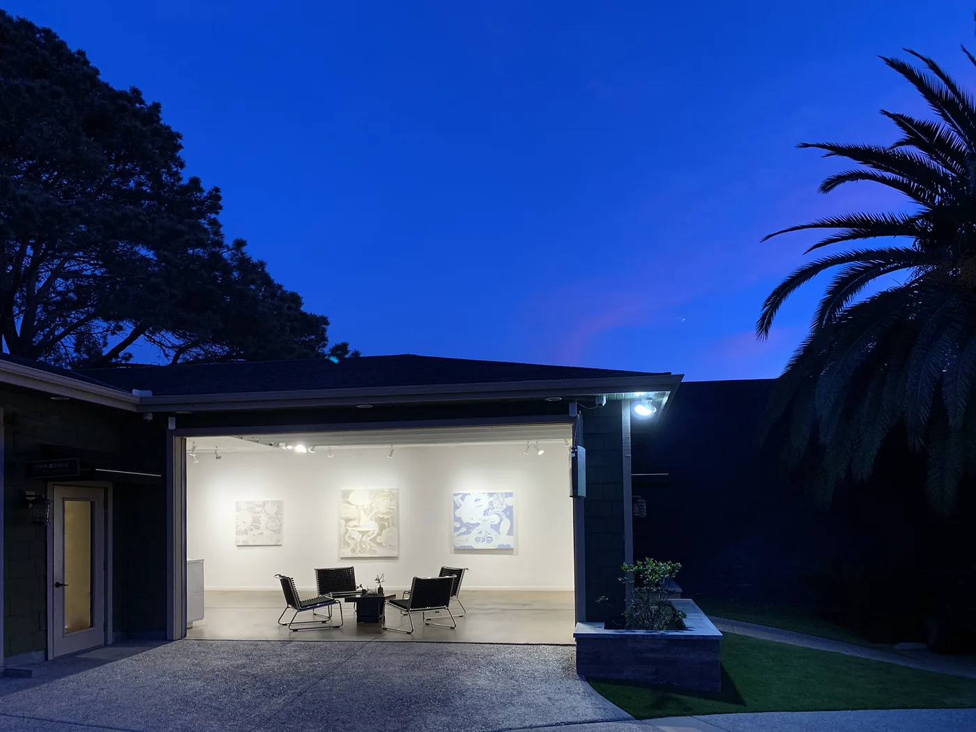 Catherine Howe Exhibition — installation view